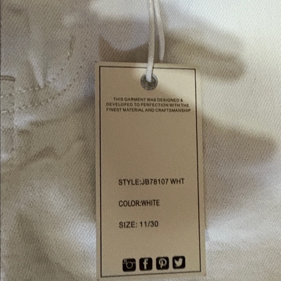 Judy‎ Blue Women's Bright White Ankle Jeans NWT - Picture 3 of 4